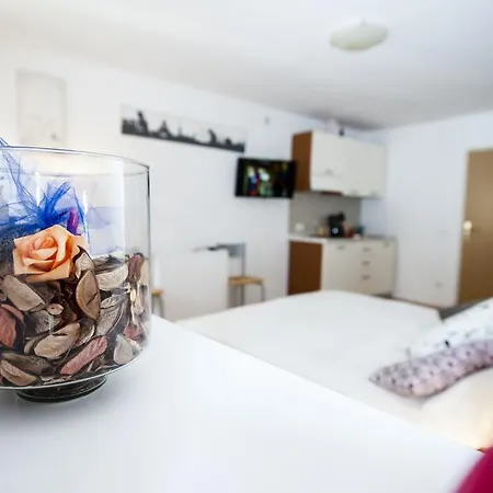 Guest Dall Antiquario Apartamento *