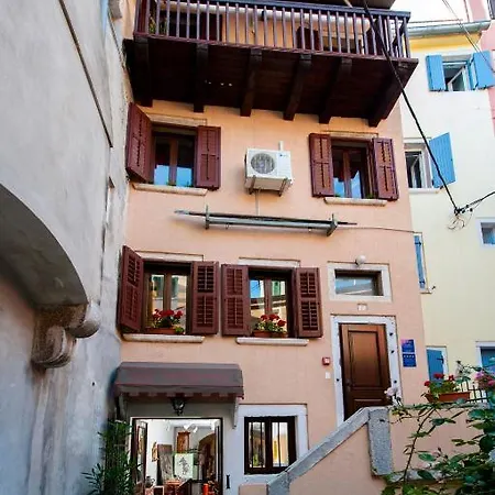 Guest Dall Antiquario Apartamento