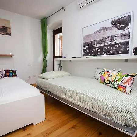 Guest Dall Antiquario Apartamento
